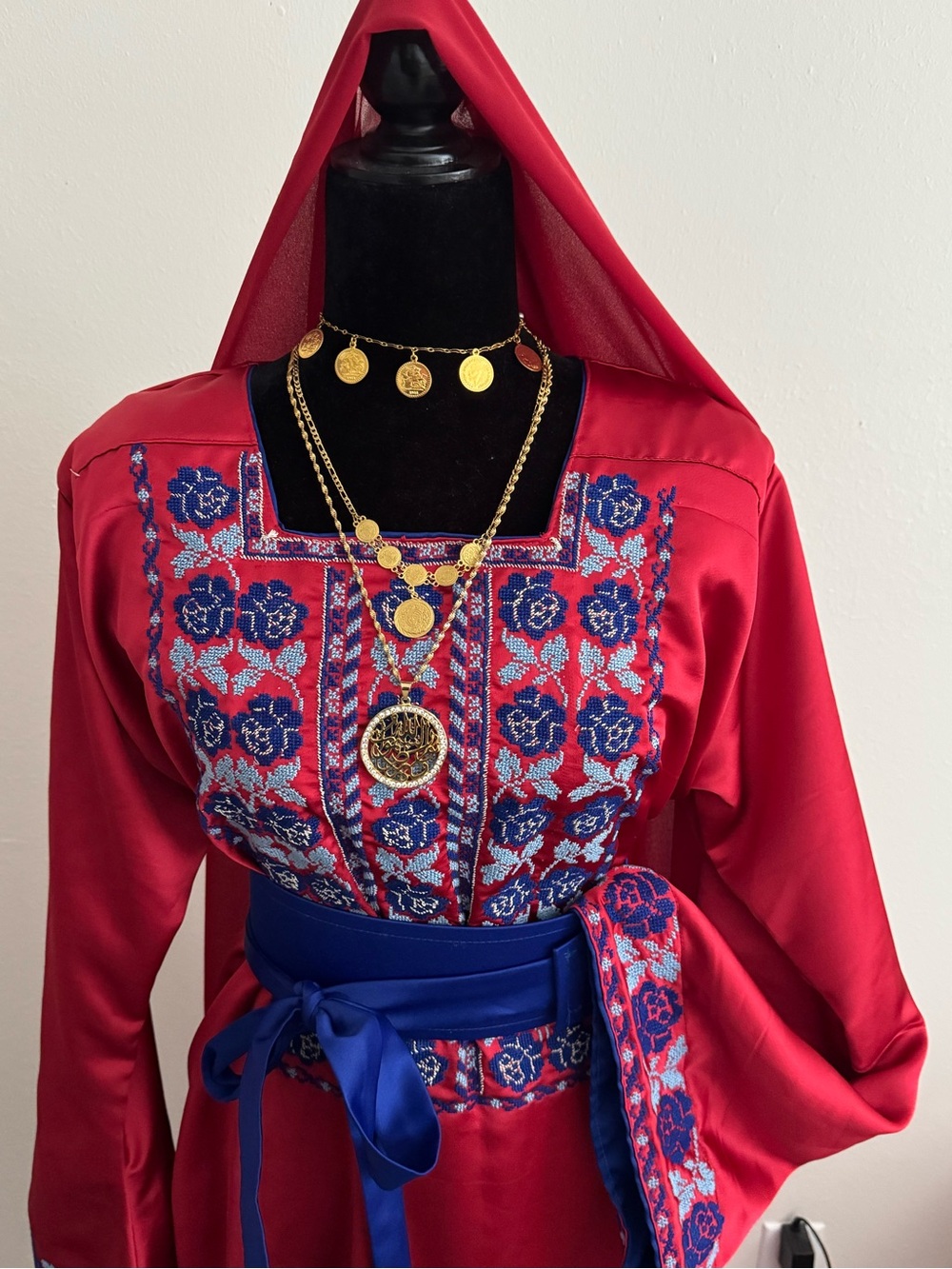 Red and blue handmade cross stitch Embroidered  thoub with Blue belt - Picture 5 of 9